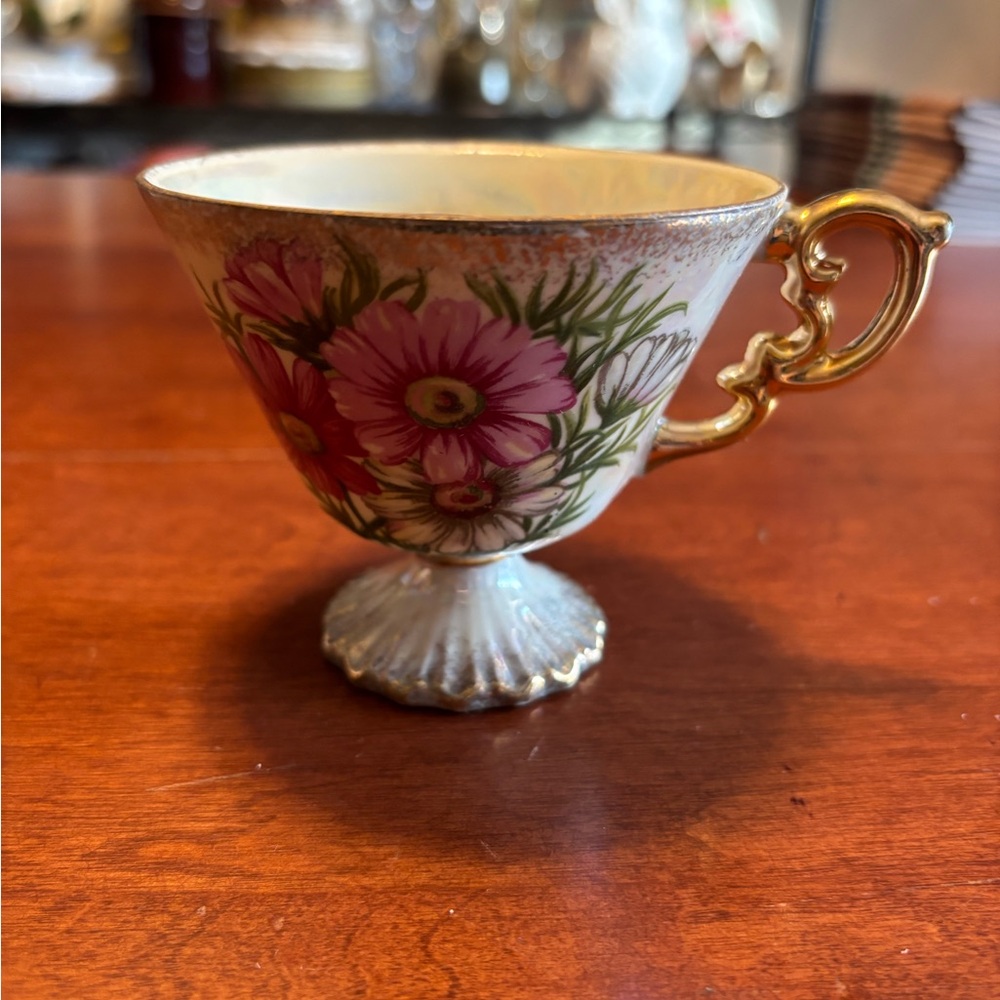 Vintage Floral Lusterware Teacup with Gold Handle - Picture 2 of 9